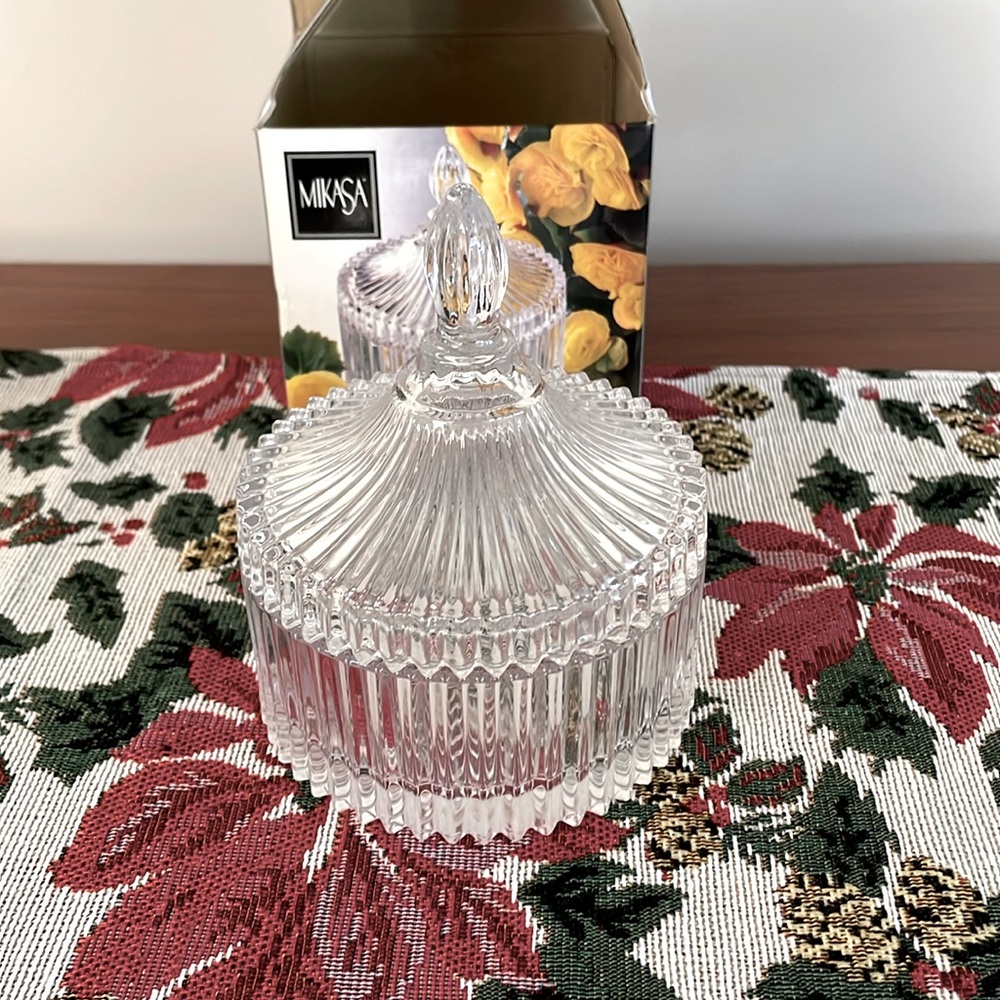 Mikasa “Diamond Fire” 4.5” covered crystal dish
